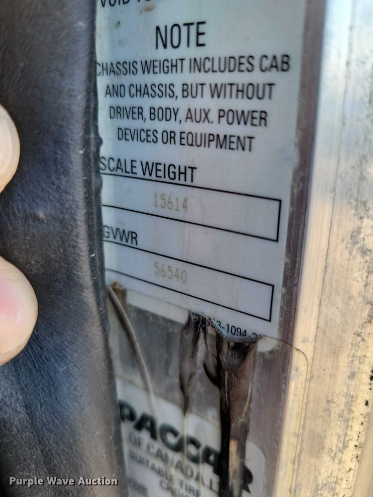 image for item EM2306 2012 Peterbilt 348 oil distributor truck
