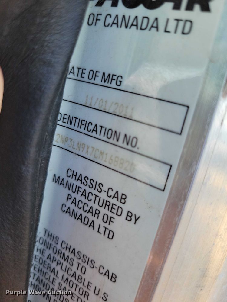 image for item EM2306 2012 Peterbilt 348 oil distributor truck