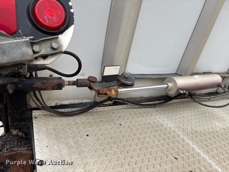 image for item EM5041 2004 Etnyre live bottom trailer