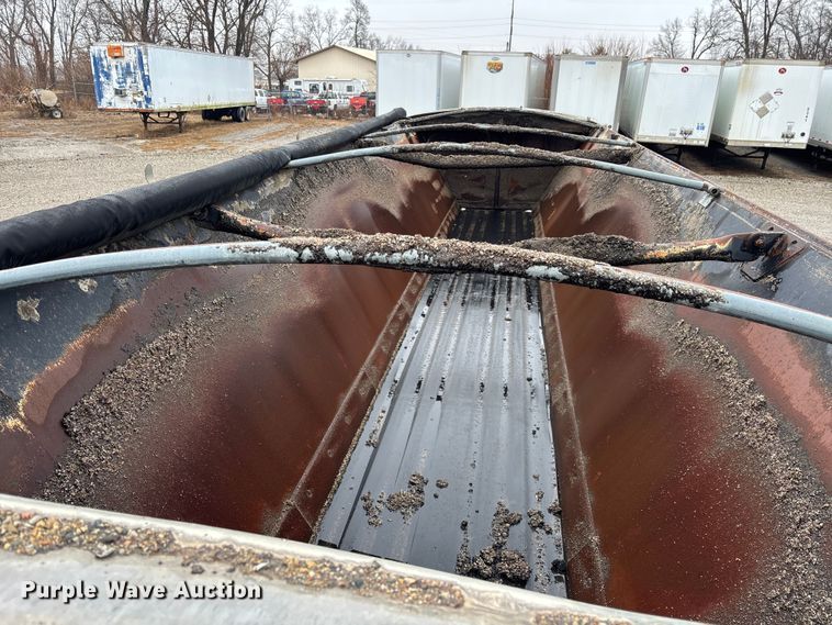 image for item EM5041 2004 Etnyre live bottom trailer