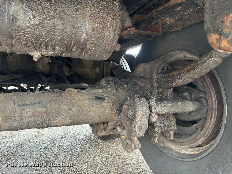 image for item EM5041 2004 Etnyre live bottom trailer