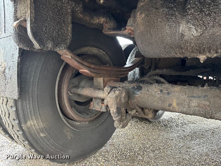 image for item EM5041 2004 Etnyre live bottom trailer