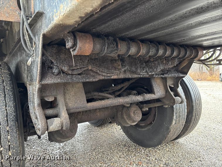 image for item EM5041 2004 Etnyre live bottom trailer