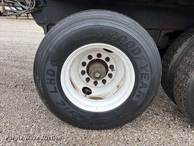 image for item EM5041 2004 Etnyre live bottom trailer