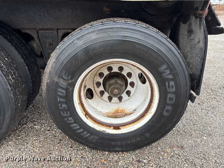 image for item EM5041 2004 Etnyre live bottom trailer