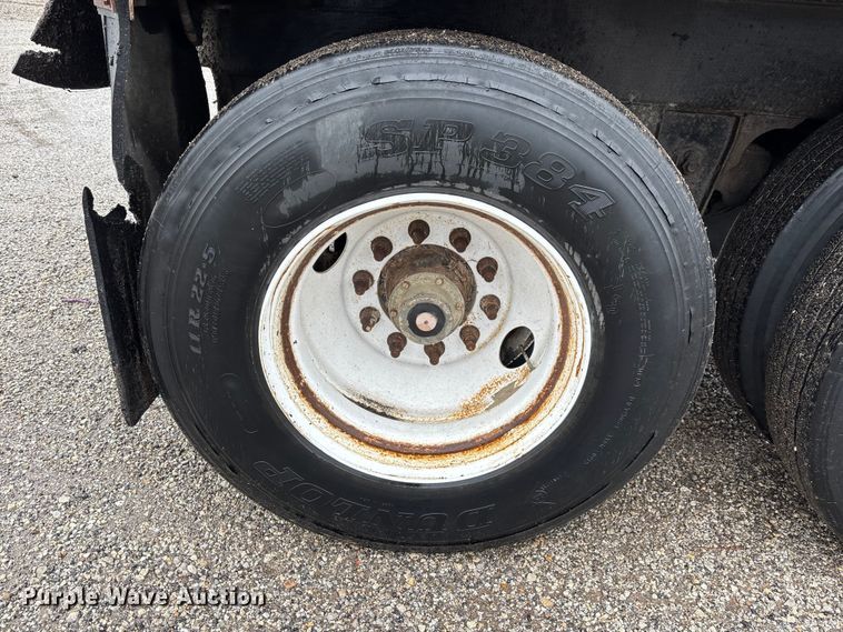 image for item EM5041 2004 Etnyre live bottom trailer