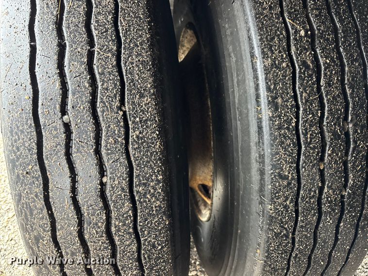 image for item EM5041 2004 Etnyre live bottom trailer