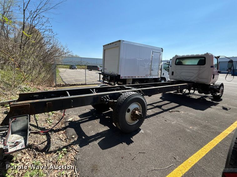 image for item EM8608 2020 International MV607 truck cab and chassis