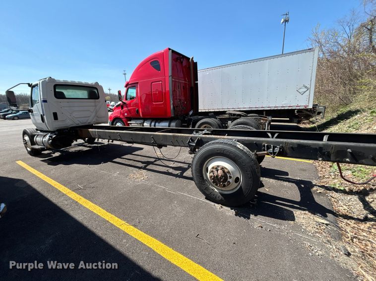 image for item EM8608 2020 International MV607 truck cab and chassis