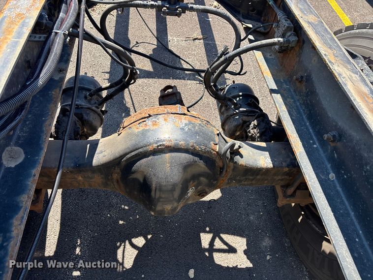 image for item EM8608 2020 International MV607 truck cab and chassis