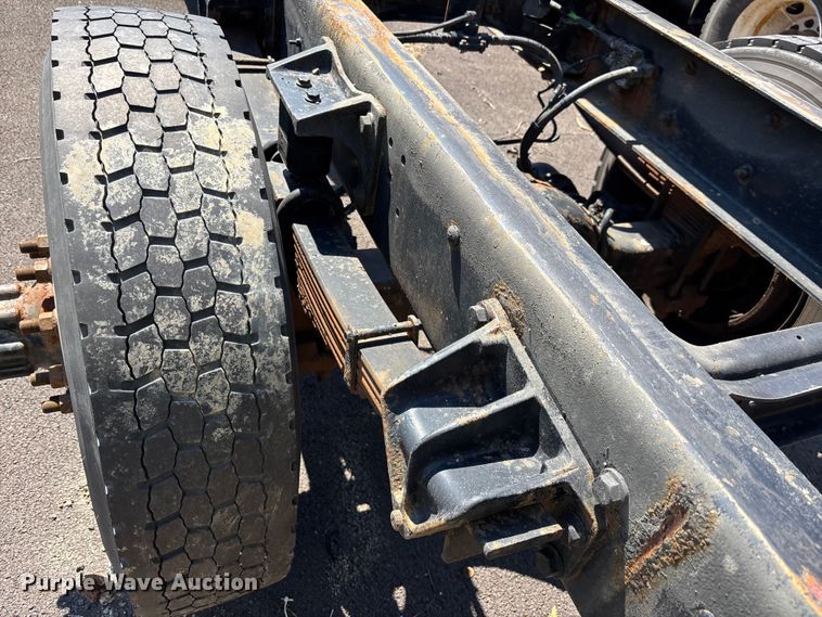 image for item EM8608 2020 International MV607 truck cab and chassis