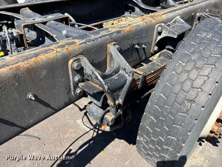 image for item EM8608 2020 International MV607 truck cab and chassis