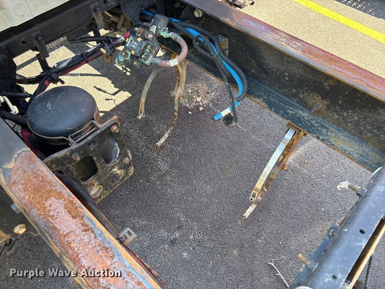 image for item EM8608 2020 International MV607 truck cab and chassis