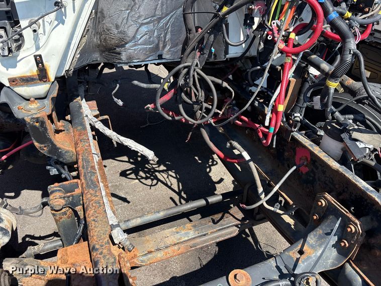 image for item EM8608 2020 International MV607 truck cab and chassis