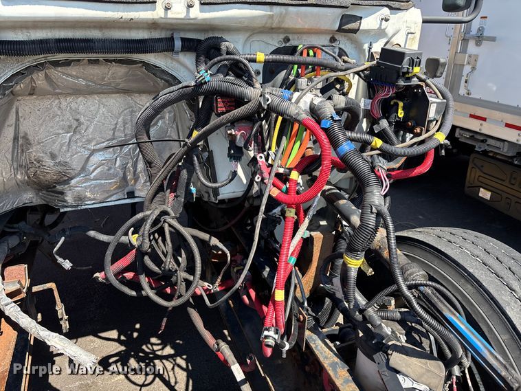 image for item EM8608 2020 International MV607 truck cab and chassis