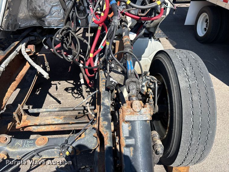 image for item EM8608 2020 International MV607 truck cab and chassis