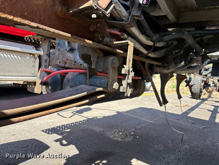 image for item EM8608 2020 International MV607 truck cab and chassis