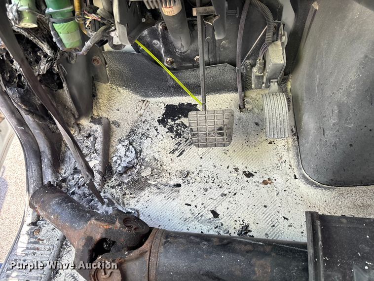 image for item EM8608 2020 International MV607 truck cab and chassis