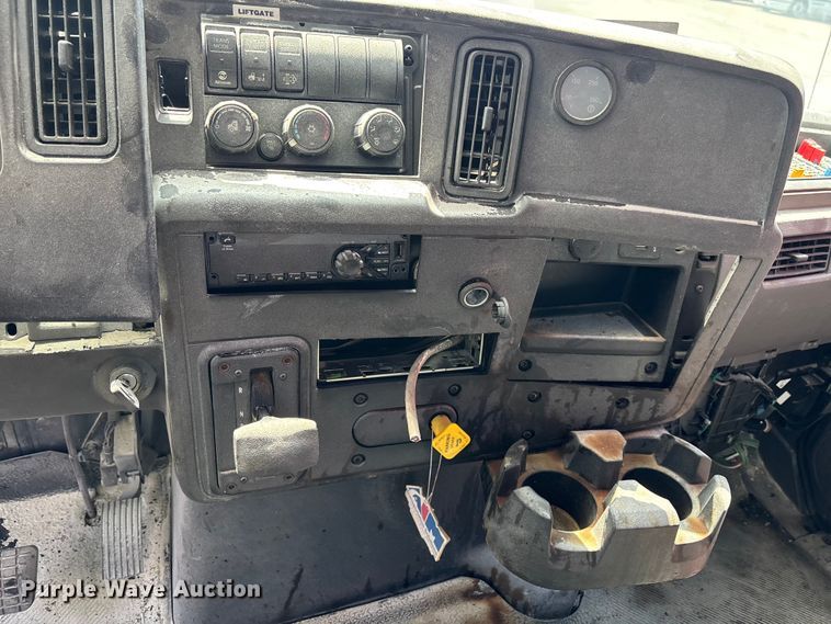 image for item EM8608 2020 International MV607 truck cab and chassis