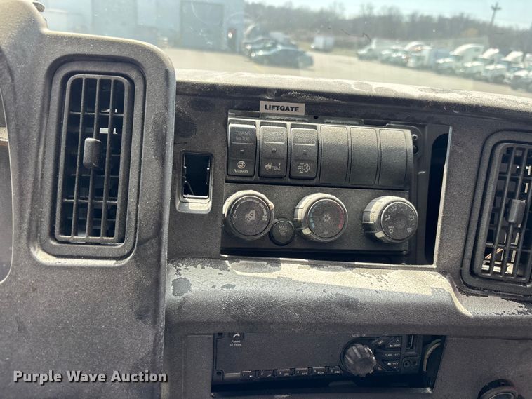 image for item EM8608 2020 International MV607 truck cab and chassis