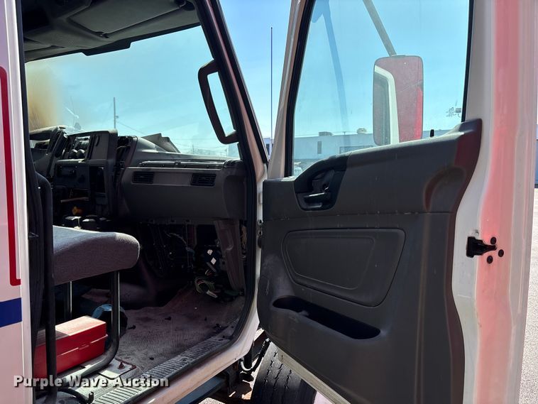 image for item EM8608 2020 International MV607 truck cab and chassis