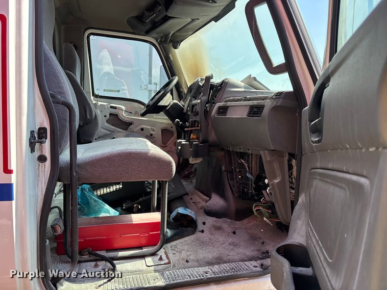 image for item EM8608 2020 International MV607 truck cab and chassis