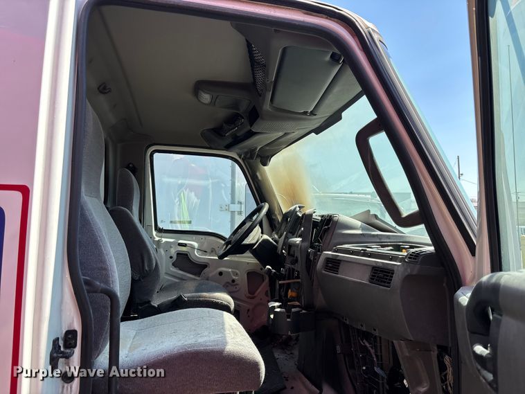 image for item EM8608 2020 International MV607 truck cab and chassis