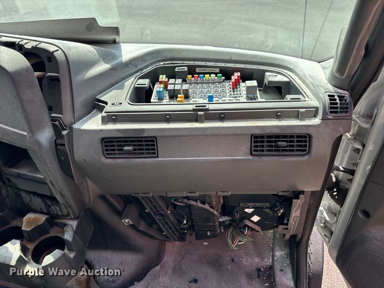 image for item EM8608 2020 International MV607 truck cab and chassis