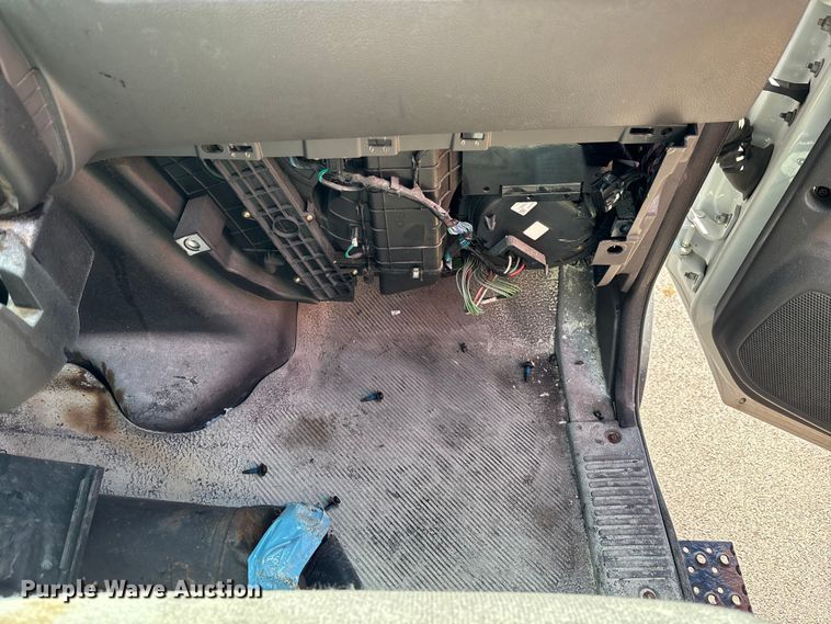 image for item EM8608 2020 International MV607 truck cab and chassis