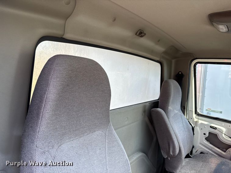 image for item EM8608 2020 International MV607 truck cab and chassis