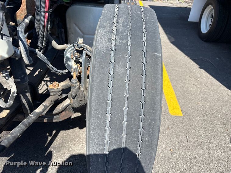 image for item EM8608 2020 International MV607 truck cab and chassis