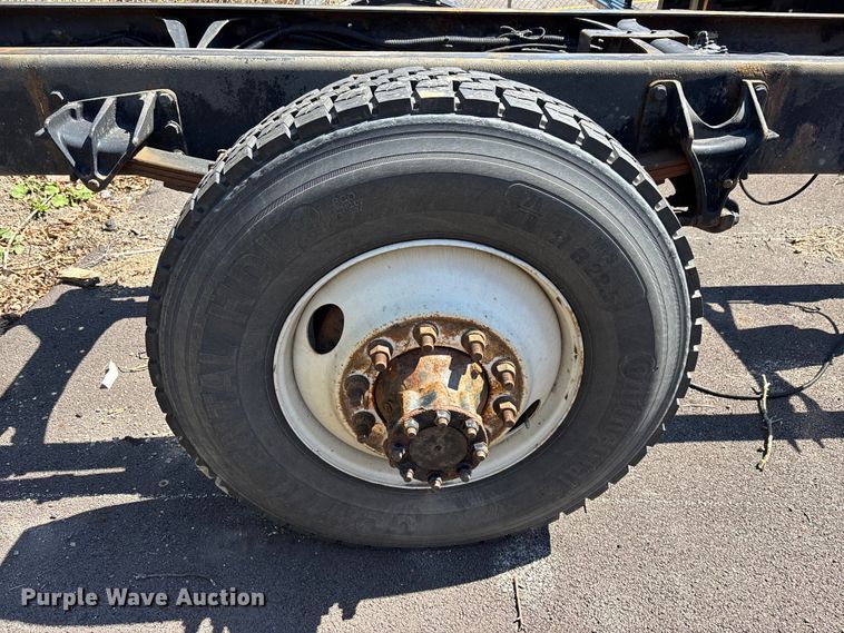 image for item EM8608 2020 International MV607 truck cab and chassis