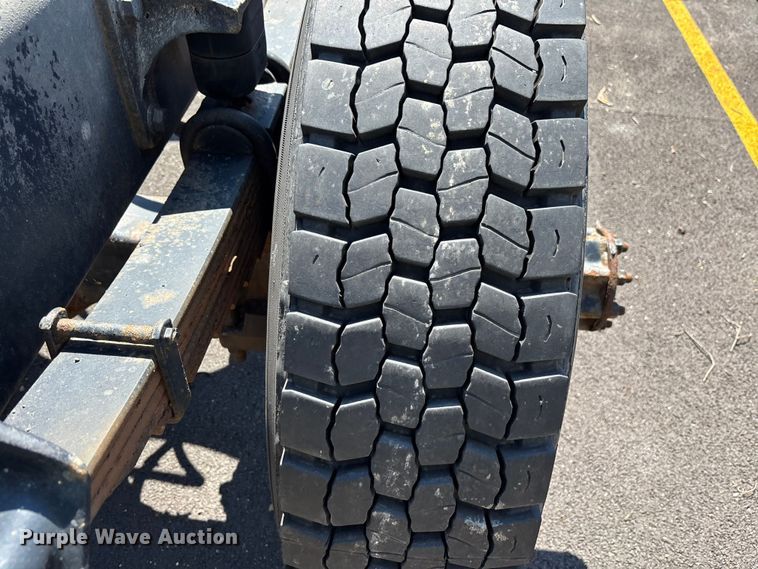 image for item EM8608 2020 International MV607 truck cab and chassis