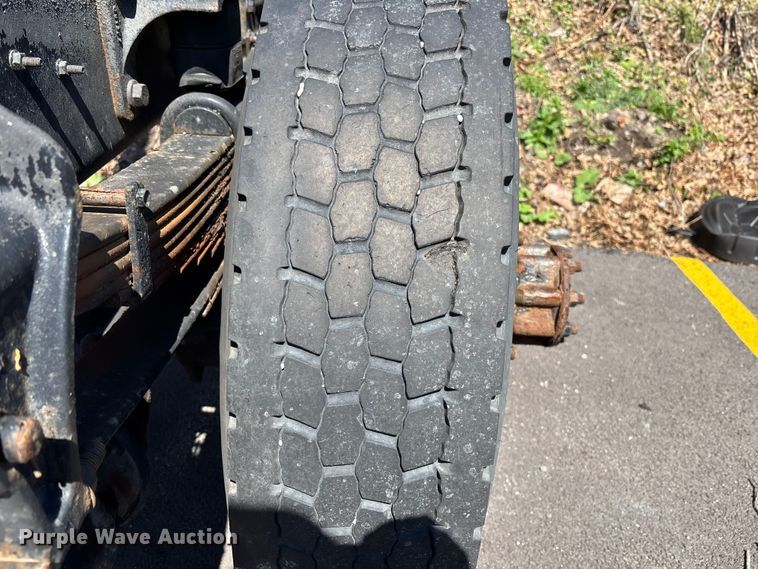 image for item EM8608 2020 International MV607 truck cab and chassis