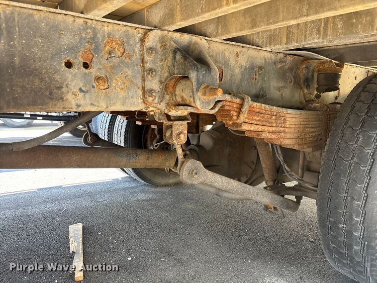 image for item EM8609 2003 Chevrolet C5500 flatbed truck