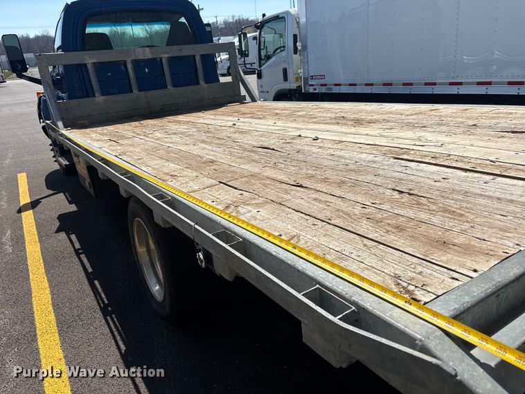 image for item EM8609 2003 Chevrolet C5500 flatbed truck