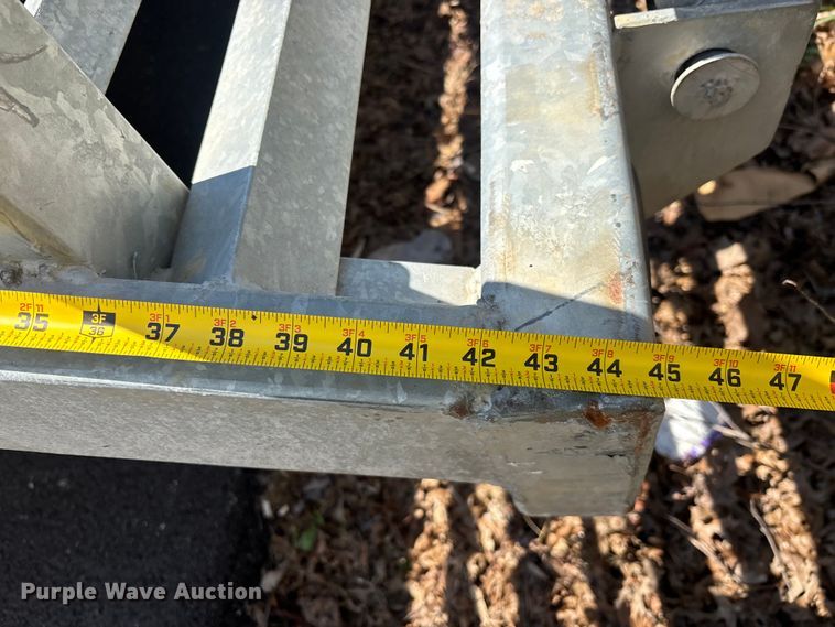 image for item EM8609 2003 Chevrolet C5500 flatbed truck