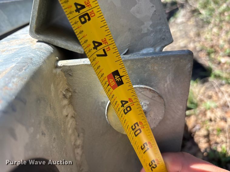 image for item EM8609 2003 Chevrolet C5500 flatbed truck