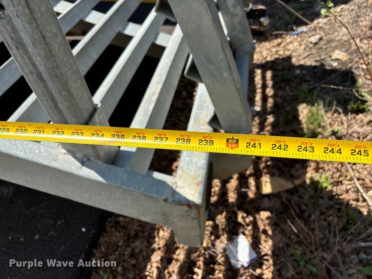 image for item EM8609 2003 Chevrolet C5500 flatbed truck