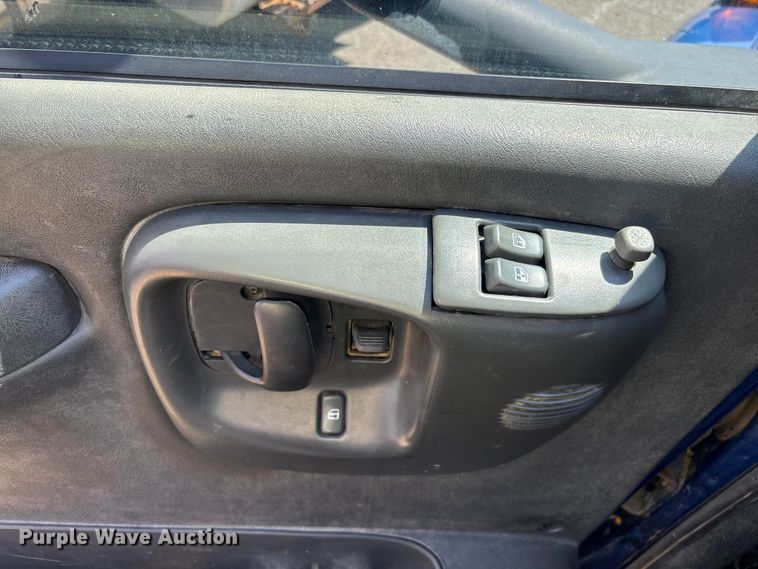 image for item EM8609 2003 Chevrolet C5500 flatbed truck