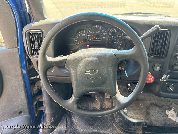 image for item EM8609 2003 Chevrolet C5500 flatbed truck