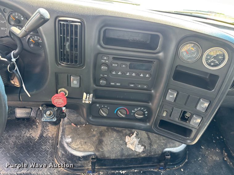 image for item EM8609 2003 Chevrolet C5500 flatbed truck