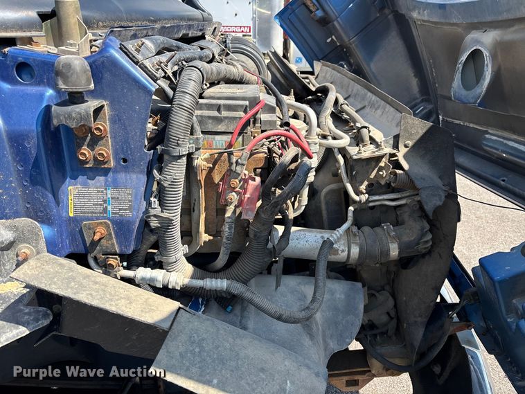 image for item EM8609 2003 Chevrolet C5500 flatbed truck