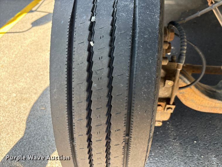 image for item EM8609 2003 Chevrolet C5500 flatbed truck