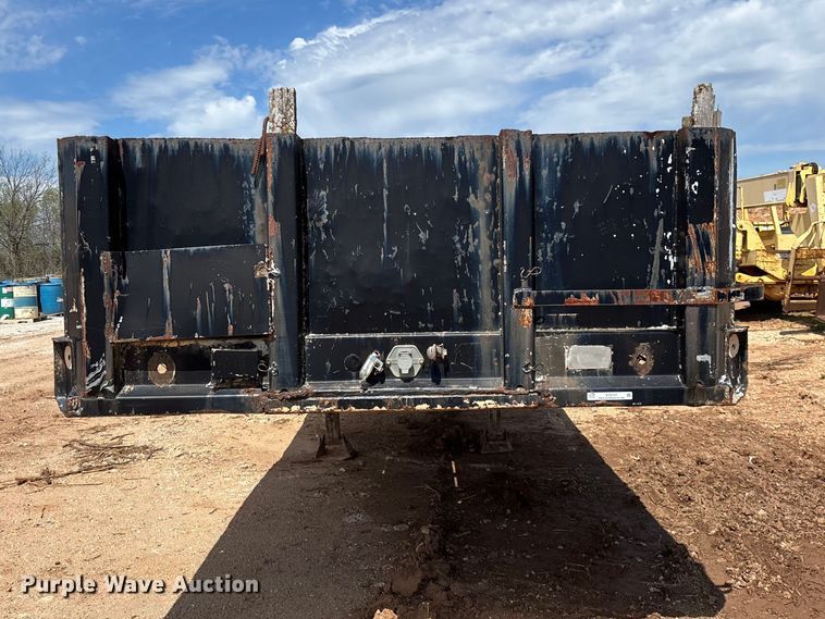 image for item EO4147 1977 Fruehauf flatbed trailer