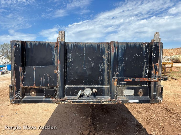 image for item EO4147 1977 Fruehauf flatbed trailer