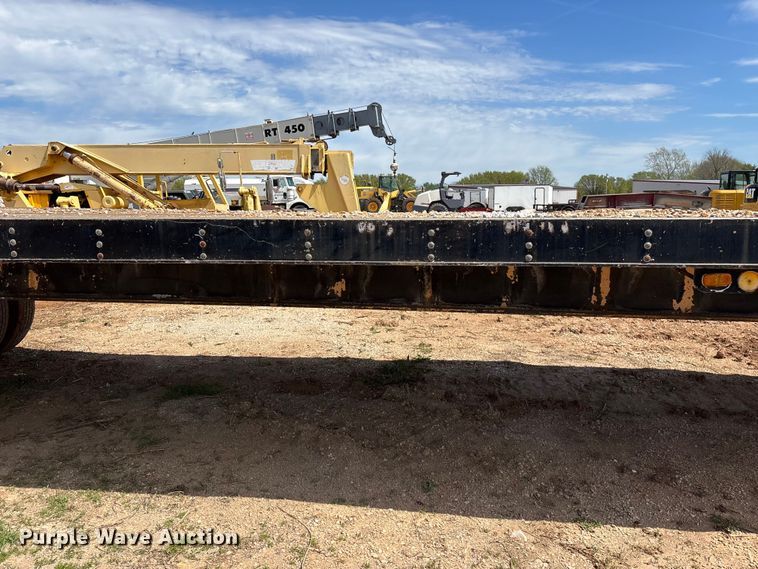 image for item EO4147 1977 Fruehauf flatbed trailer
