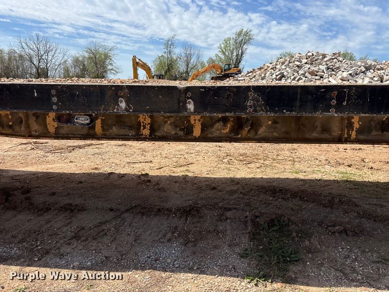 image for item EO4147 1977 Fruehauf flatbed trailer