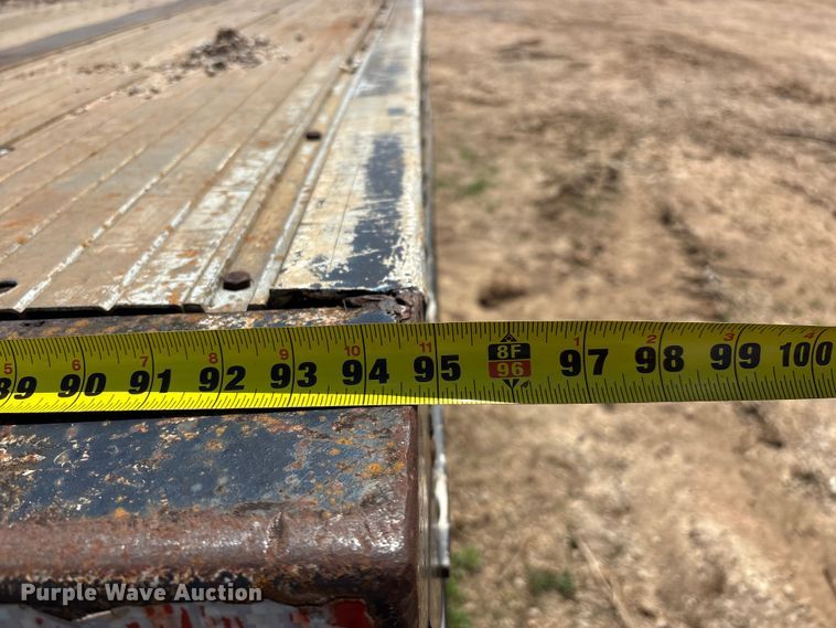 image for item EO4147 1977 Fruehauf flatbed trailer
