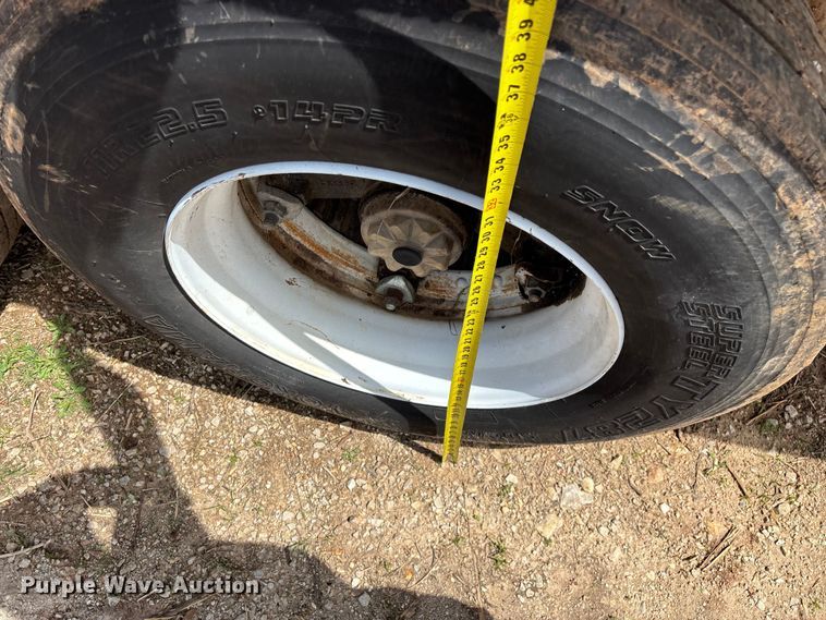image for item EO4147 1977 Fruehauf flatbed trailer